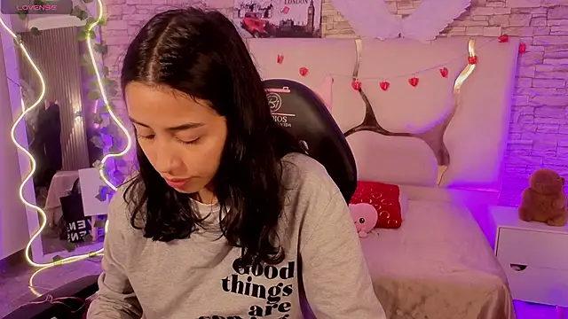 Joselyn tay online show from 02/08/26, 12:03