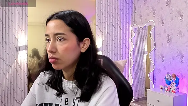 Joselyn tay online show from 04/05/26, 12:01