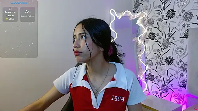 Joselyn tay online show from 03/27/26, 11:44