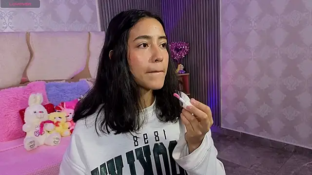 Joselyn tay online show from 04/15/26, 12:42