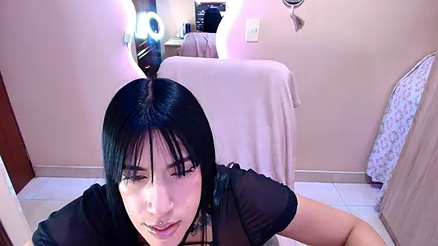 Snapshot of catte_jensen chatting on 06/30/26, 05:29 catte jensen online show from 06/30/26, 05:29