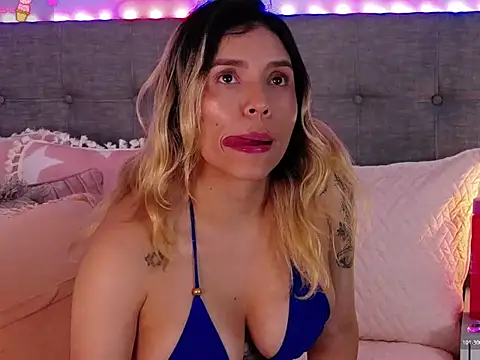 Antonella Lee online show from 11/15/25, 01:53