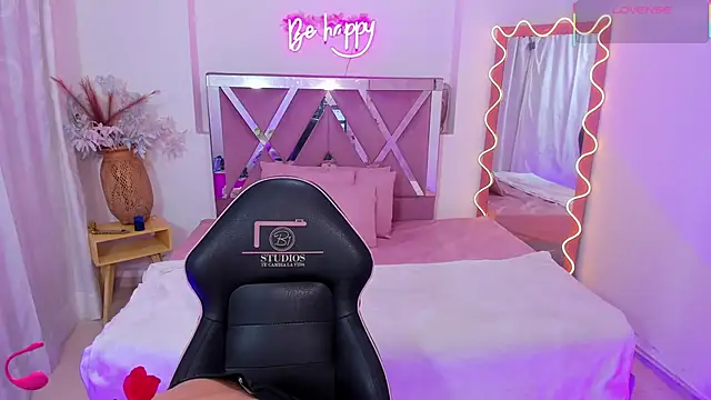 ISABELA TAY online show from 11/20/25, 11:44