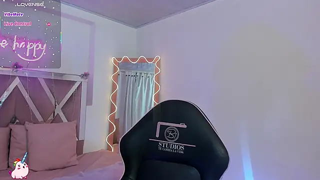 ISABELA TAY online show from 12/05/25, 11:42