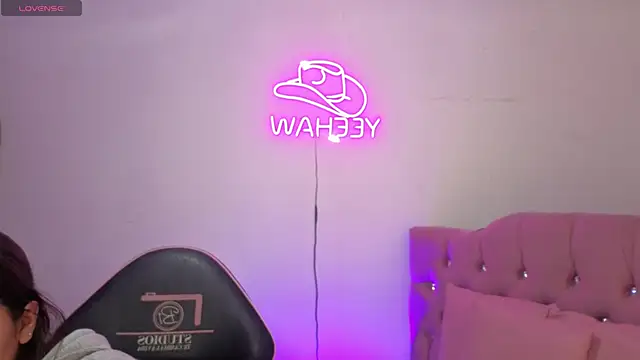 ISABELA TAY online show from 04/17/26, 11:35