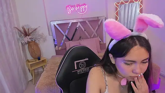 ISABELA TAY online show from 11/22/25, 11:53