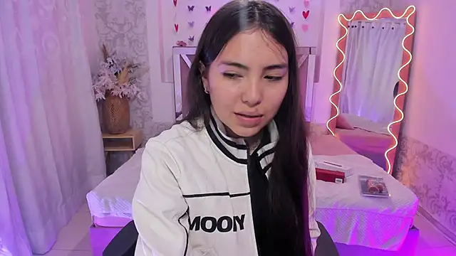 ISABELA TAY online show from 03/31/26, 11:45