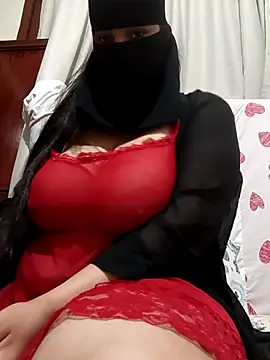 Snapshot of houda-ha chatting on 11/14/25, 11:30 houda-ha online show from 11/14/25, 11:30