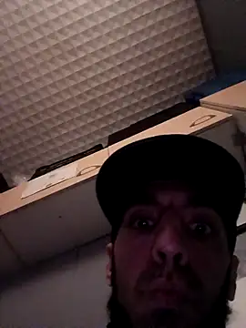 hotguy71000 online show from 12/16/25, 04:11