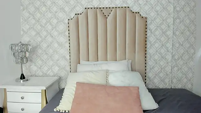 fallon grey online show from 12/22/25, 08:09