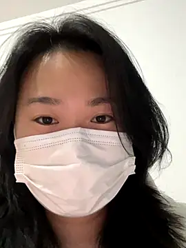 Snapshot of FAN-XIAOGUO chatting on 11/26/25, 08:47 FAN-XIAOGUO online show from 11/26/25, 08:47