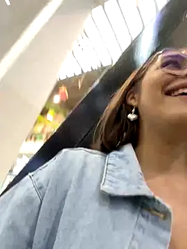 nani rosse of online show from 11/24/25, 05:24