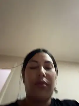 Anna Bitch Disgusting online show from 05/17/26, 07:19