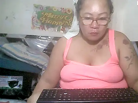 loriepinay46 online show from 12/02/25, 10:50