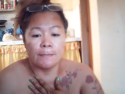 loriepinay46 online show from 05/09/26, 10:13