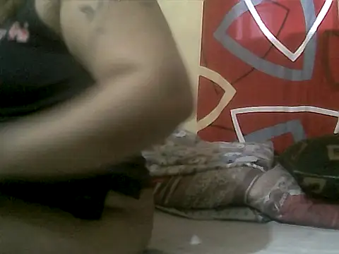 loriepinay46 online show from 02/11/26, 11:04