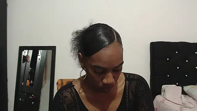 AishaOwens online show from 12/05/25, 07:34