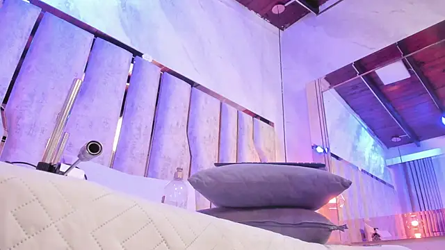 Caroline palmerr online show from 01/10/26, 03:35