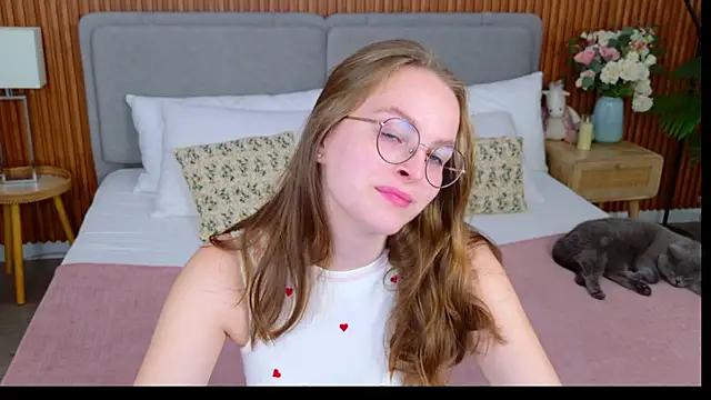 MadisonSmitt online show from 11/18/25, 05:11