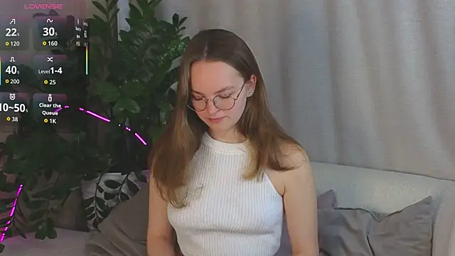 Snapshot of MadisonSmitt chatting on 11/14/25, 05:11 MadisonSmitt online show from 11/14/25, 05:11