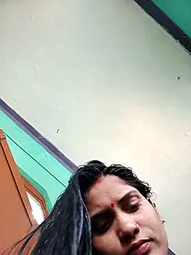 Pushpa hotty online show from 04/17/26, 03:53