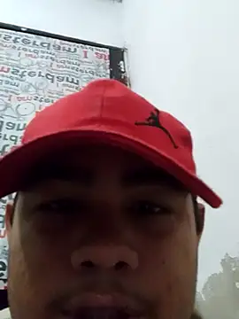 Snapshot of Hell_biy chatting on 11/13/25, 08:51 Hell biy online show from 11/13/25, 08:51