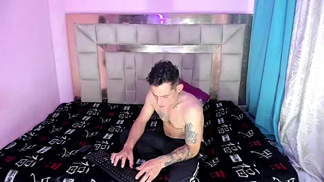 Sexybigjefffx online show from 12/04/25, 09:03