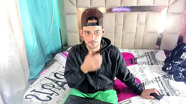 Sexybigjefffx online show from 12/15/25, 06:36