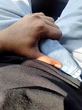 Snapshot of yourcharm4593 chatting on 11/15/25, 05:22 yourcharm4593 online show from 11/15/25, 05:22