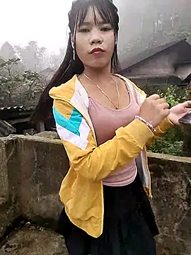 gugu0022 online show from 02/18/26, 01:36