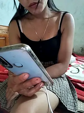 Snapshot of gugu0022 chatting on 04/13/26, 12:25 gugu0022 online show from 04/13/26, 12:25