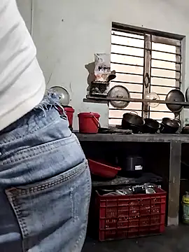 Snapshot of gugu0022 chatting on 03/29/26, 10:28 gugu0022 online show from 03/29/26, 10:28