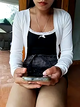 Snapshot of gugu0022 chatting on 04/15/26, 11:49 gugu0022 online show from 04/15/26, 11:49