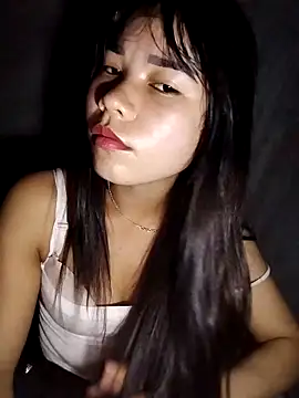 Snapshot of gugu0022 chatting on 03/19/26, 10:43 gugu0022 online show from 03/19/26, 10:43