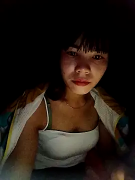 Snapshot of gugu0022 chatting on 11/23/25, 09:25 gugu0022 online show from 11/23/25, 09:25