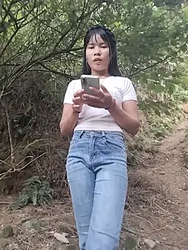 gugu0022 online show from 05/25/26, 11:42
