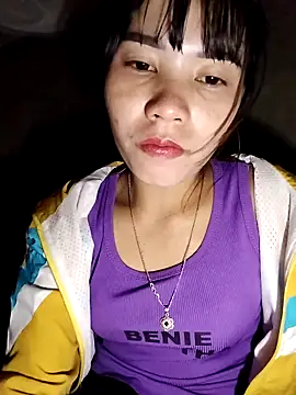 Snapshot of gugu0022 chatting on 11/27/25, 12:27 gugu0022 online show from 11/27/25, 12:27