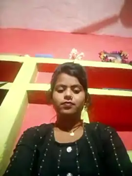 Snapshot of Kiranti_hot chatting on 11/12/25, 04:11 Kiranti hot online show from 11/12/25, 04:11