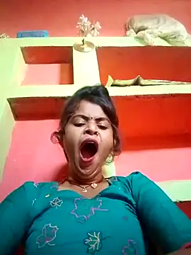 Snapshot of Kiranti_hot chatting on 11/14/25, 06:39 Kiranti hot online show from 11/14/25, 06:39