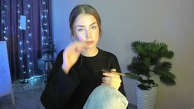 Aurora Glow21 online show from 02/13/26, 12:16