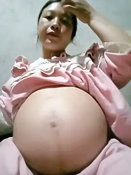 Snapshot of Micky_baby chatting on 05/18/26, 02:55 Micky baby online show from 05/18/26, 02:55