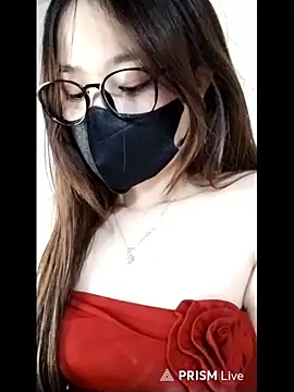 Snapshot of MiCandy-Lovee chatting on 11/15/25, 05:33 MiCandy-Lovee online show from 11/15/25, 05:33