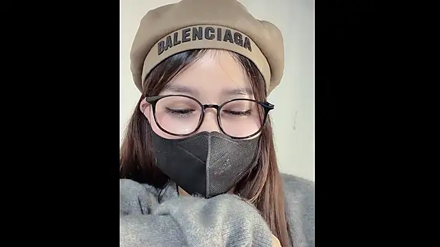 MiCandy-Lovee online show from 11/18/25, 05:49