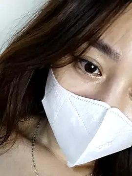 Snapshot of MiCandy-Lovee chatting on 11/13/25, 04:44 MiCandy-Lovee online show from 11/13/25, 04:44