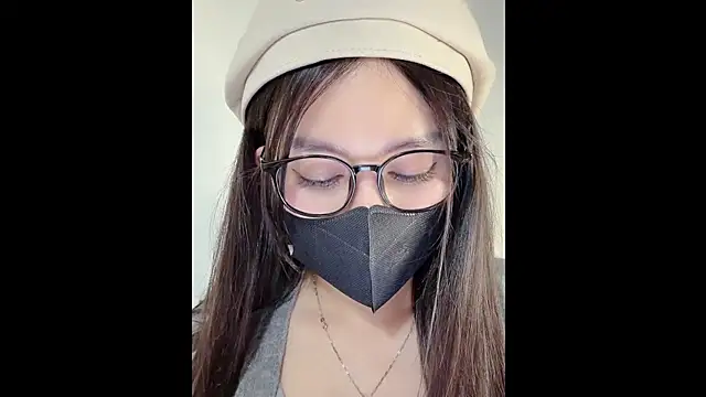 MiCandy-Lovee online show from 11/19/25, 01:22