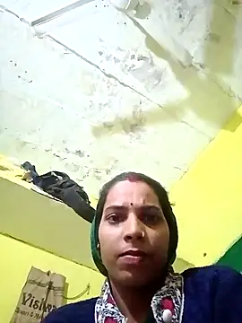 Snapshot of Neelurajpoot122 chatting on 11/14/25, 11:47 Neelurajpoot122 online show from 11/14/25, 11:47