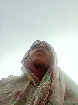 Snapshot of Neelurajpoot122 chatting on 11/16/25, 08:30 Neelurajpoot122 online show from 11/16/25, 08:30