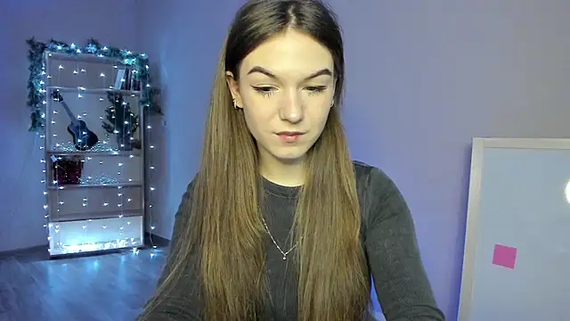 luna lust 212 online show from 12/18/25, 04:28