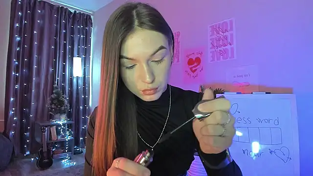 luna lust 212 online show from 03/17/26, 04:15