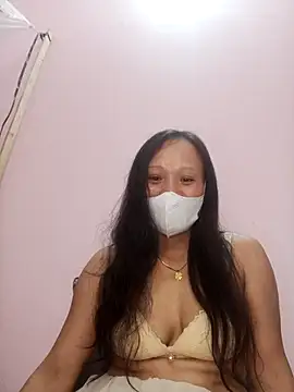 Snapshot of t-t-babe chatting on 11/12/25, 01:48 t-t-babe online show from 11/12/25, 01:48